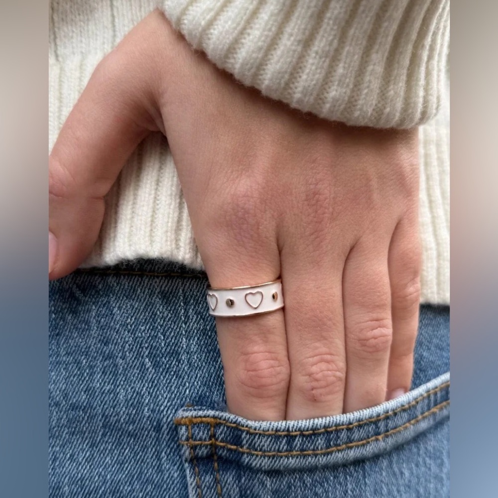 Brandy MelvilleWhite Heart Ring